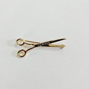 Vintage Wiss Signed Miniature Sewing Scissor Shears Gold Tone Brooch Pin